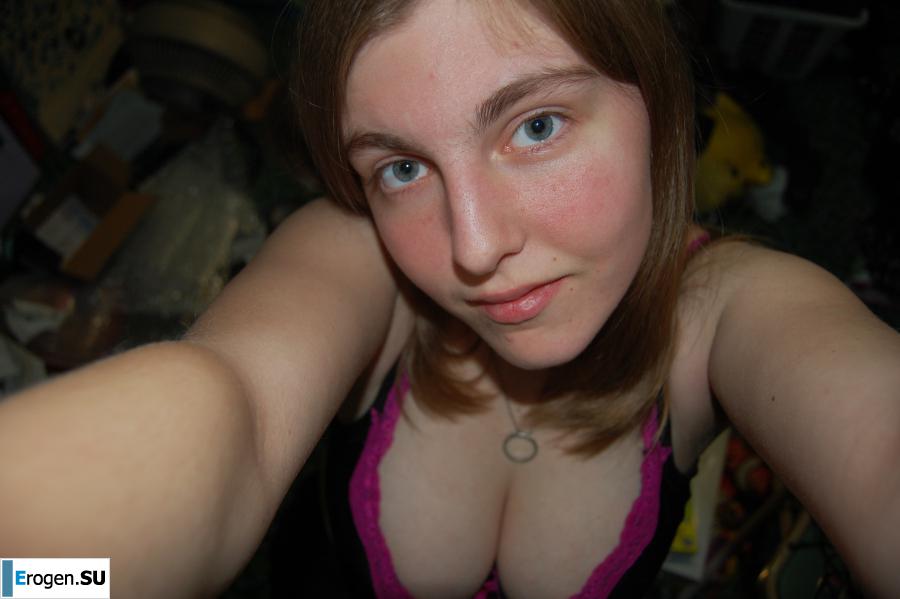 Busty Young Girl. Photo 5