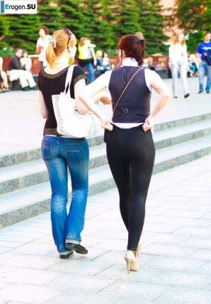 Девушки в лосинах. Эскиз 26