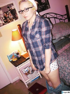 bespectacled self-album. Thumb 8