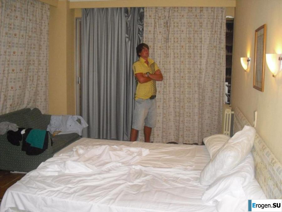 We]'re fooling around at the resort. Photo 20