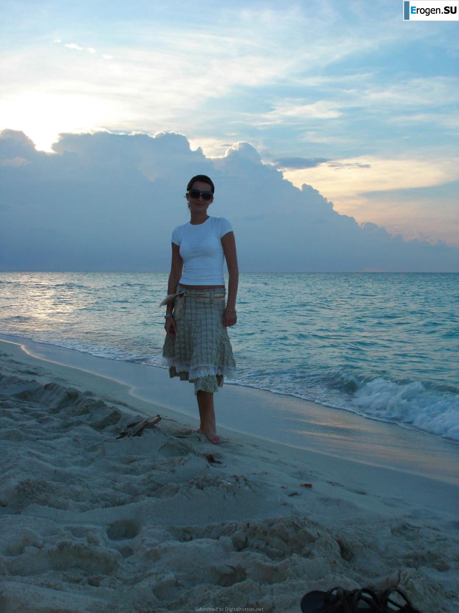 resting naked on the beach. Photo 20