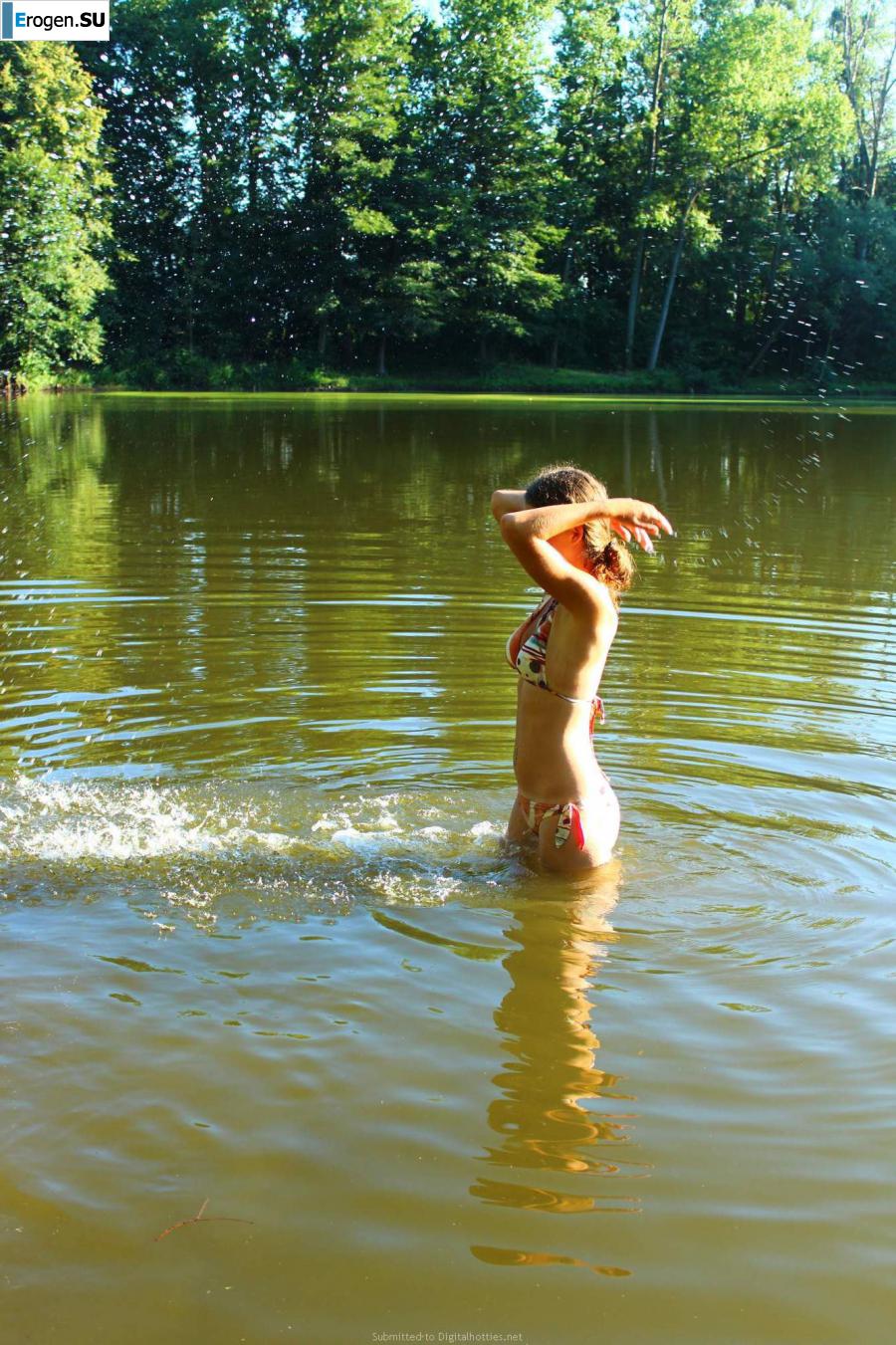 naked girls on the lake. Photo 18