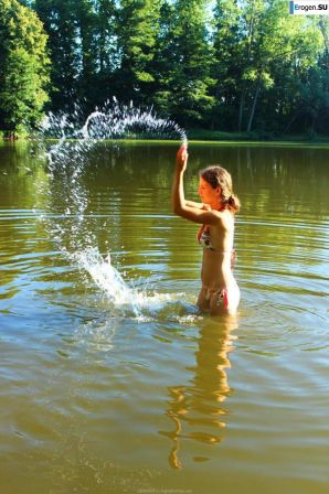 naked girls on the lake. Thumb 17