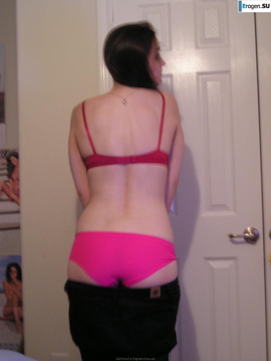 posing in front of a girlfriend. Photo 29