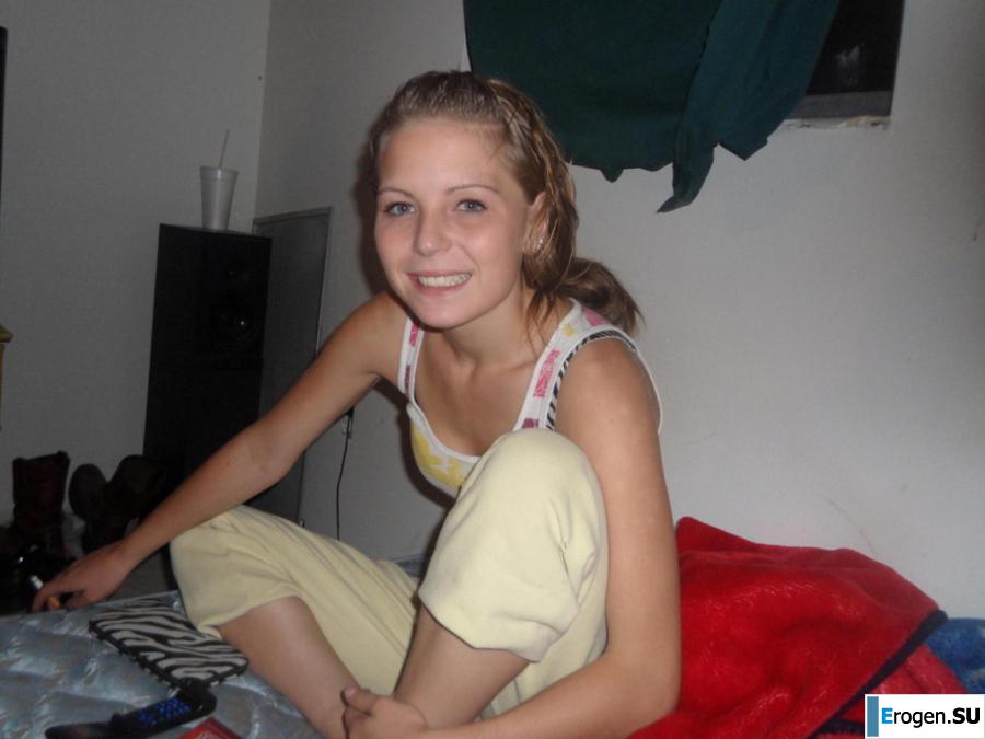 young miniature girl with a bald daddy. Photo 20