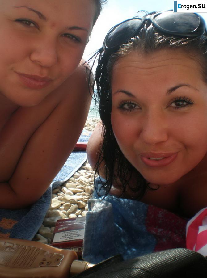 on the beach between us girls. Photo 3