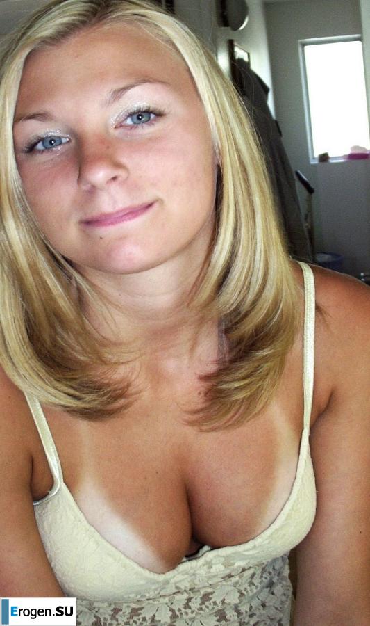 the overseas blonde is grimacing in front of the camera. Photo 7