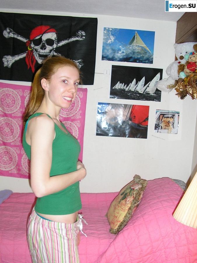 modesty undressed in front of the camera. Photo 8