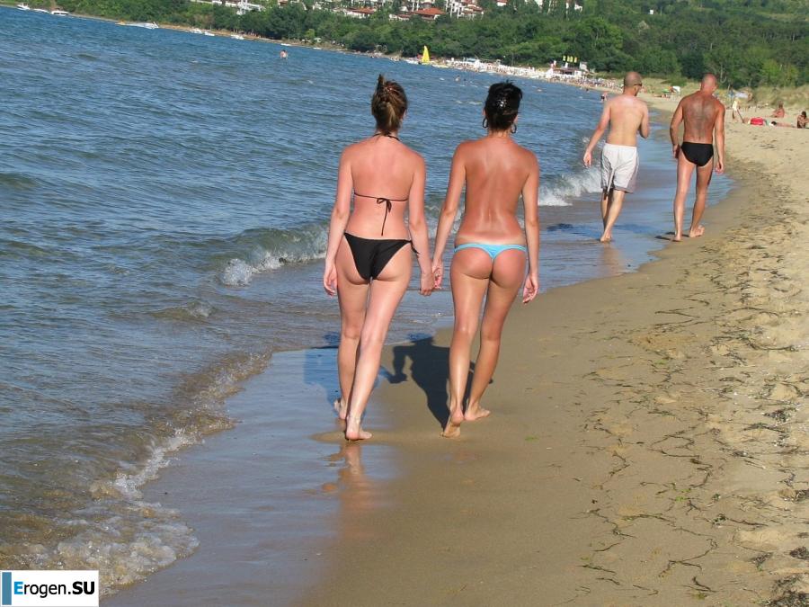 tanned girlfriends on a rocky shore. Photo 15