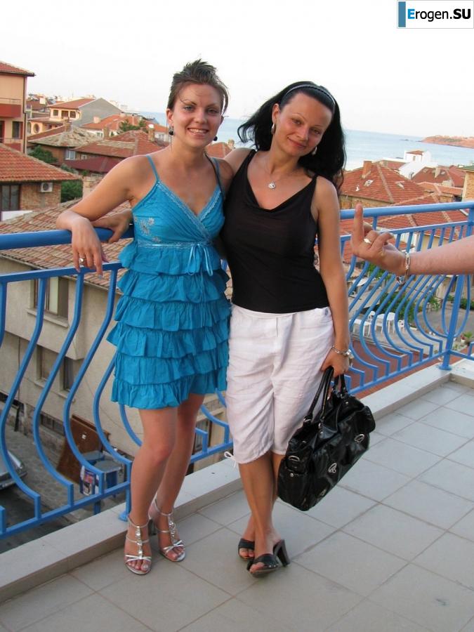 tanned girlfriends on a rocky shore. Photo 25