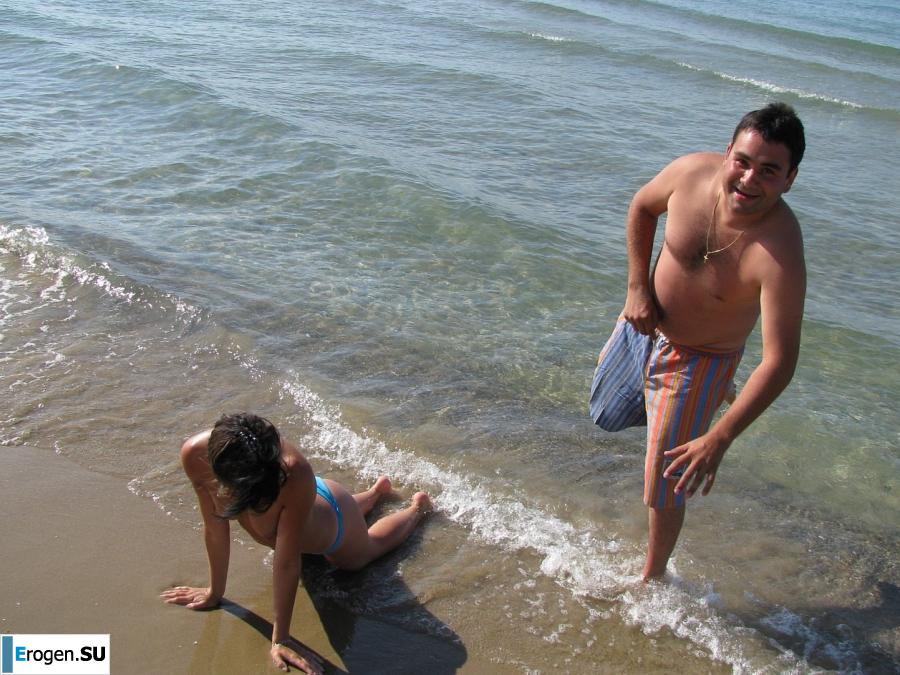 tanned girlfriends on a rocky shore. Photo 4