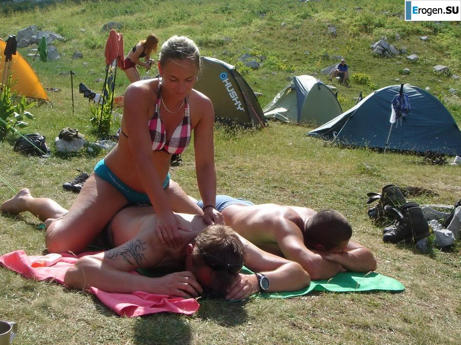tourists and nudists in one bottle. Photo 14