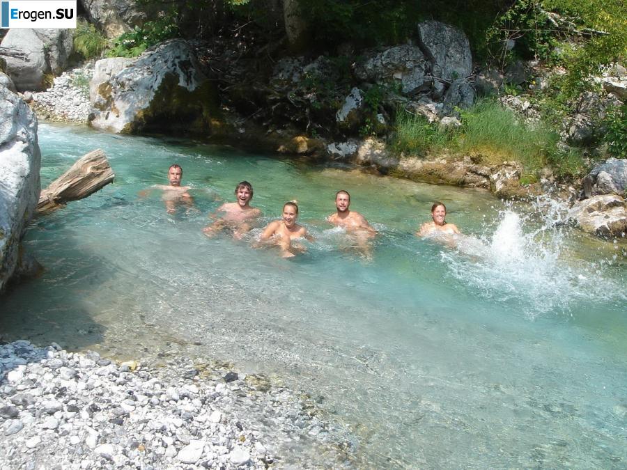 tourists and nudists in one bottle. Photo 18