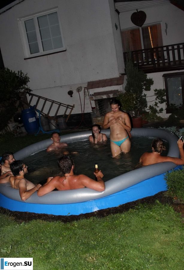 naked chicks in the pool. Photo 21