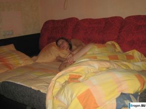 голая очаровашка в перерывах между сексом. Часть 2. Эскиз 2