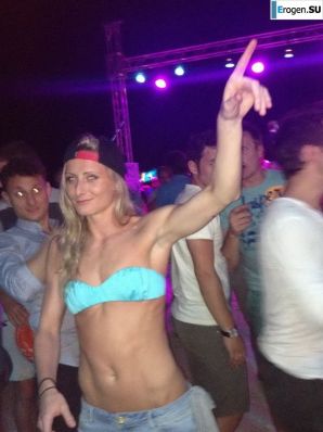 lecherous parties on the beach. Thumb 18