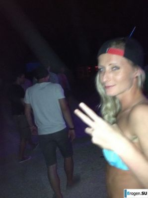 lecherous parties on the beach. Thumb 22