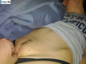 домогаемся до сонной стройняшки. Эскиз 30