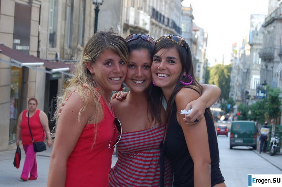 nudist lesbians. Photo 4