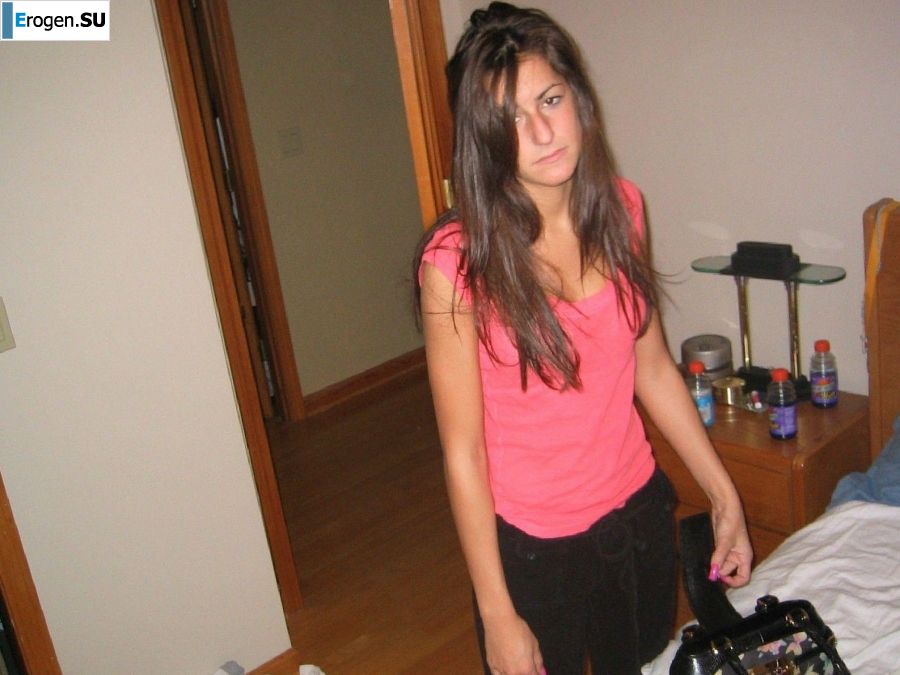a young and naked girl fooling around. Photo 5