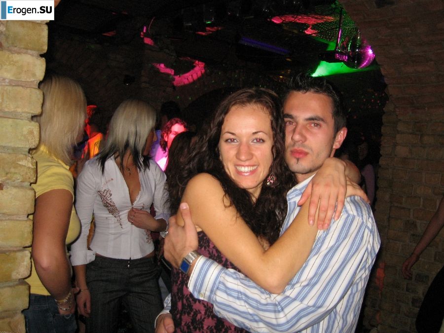 a young couple hanging out without panties. Photo 13