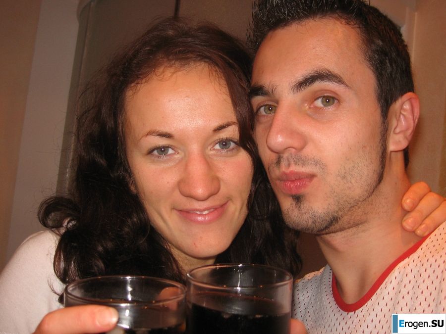 a young couple hanging out without panties. Photo 16
