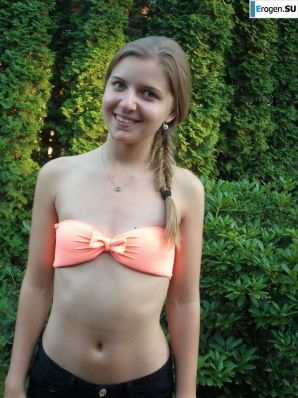 подружки и топплес отдых на природе. Эскиз 8
