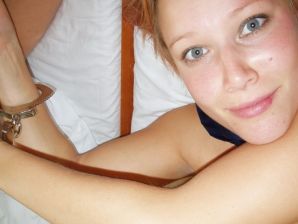 few boobs and a radiant smile. Thumb 7
