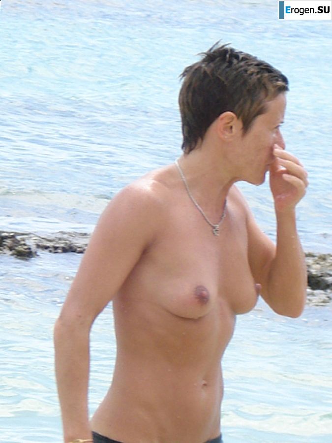 Lesbian on vacation with a friend. Part 2. Photo 36