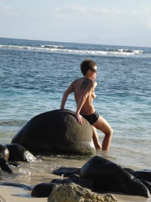 Lesbian on vacation with a friend. Part 2. Thumb 39