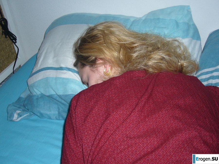 he wants her with a crustacean. Photo 15