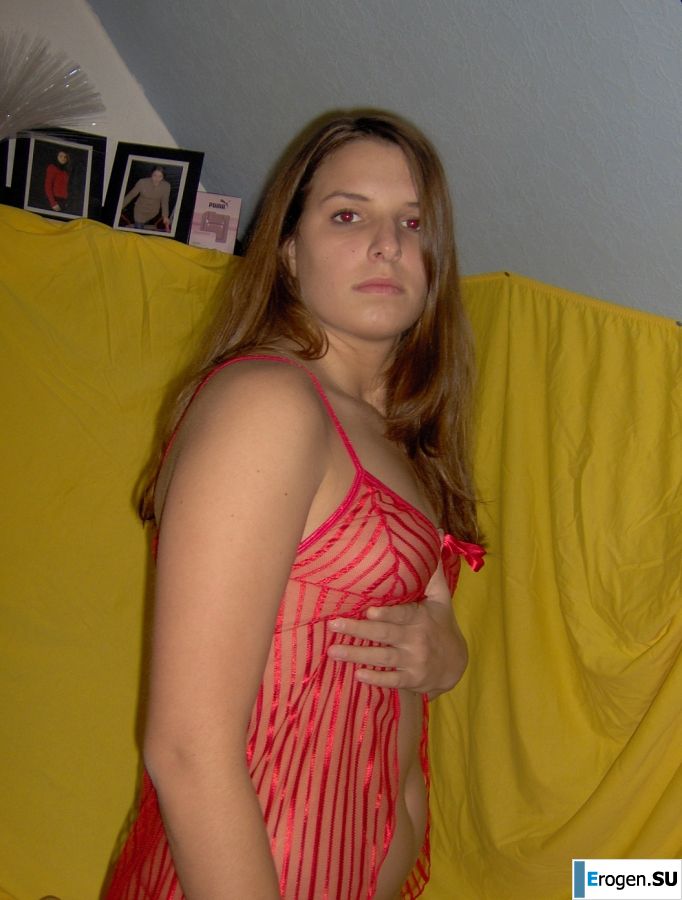from the secret folder of her laptop. Photo 17