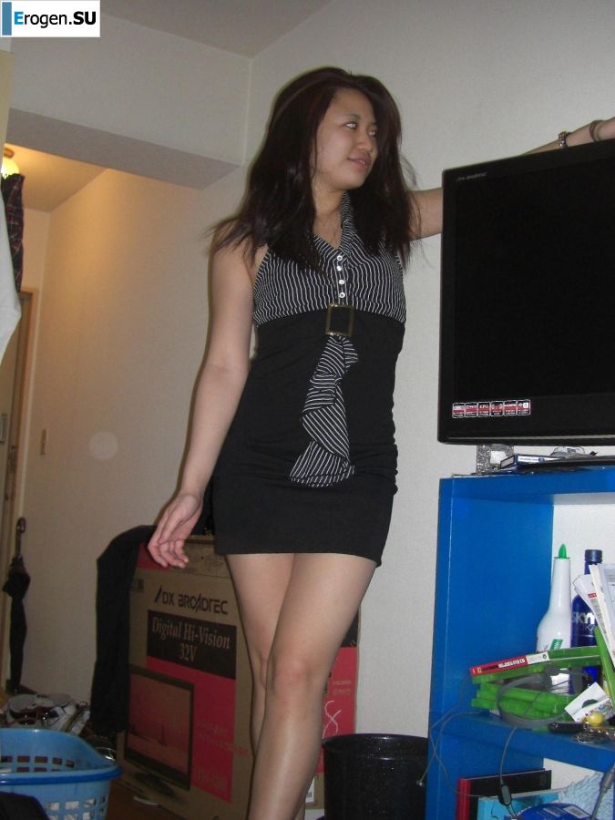 Thai hushka without panties. Photo 2