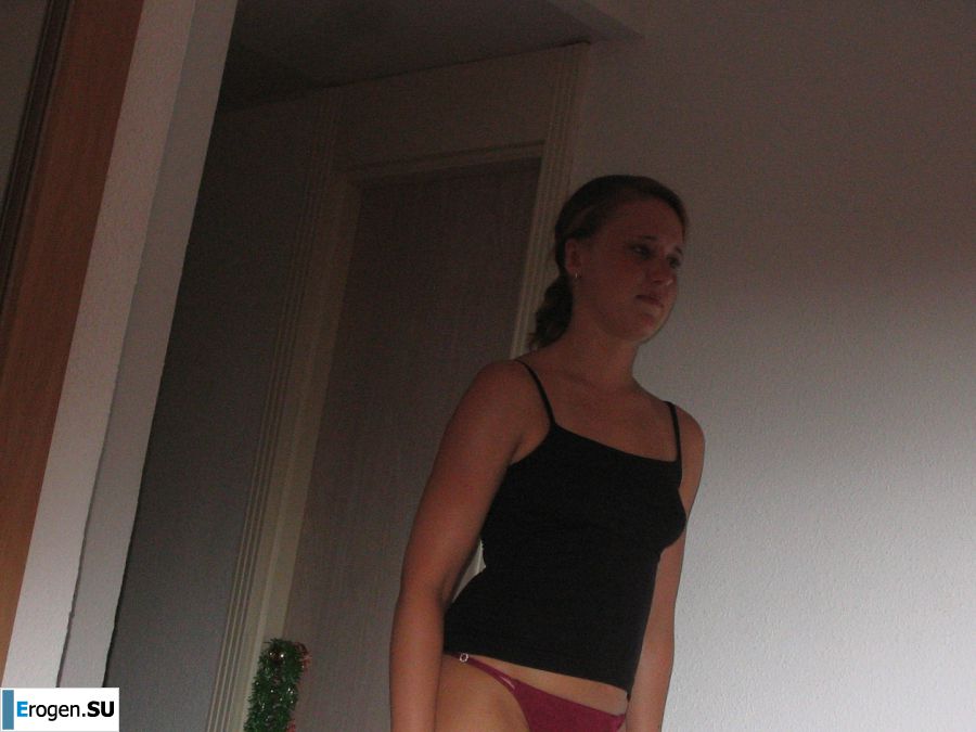 topless in some hotel on the sea. Photo 6
