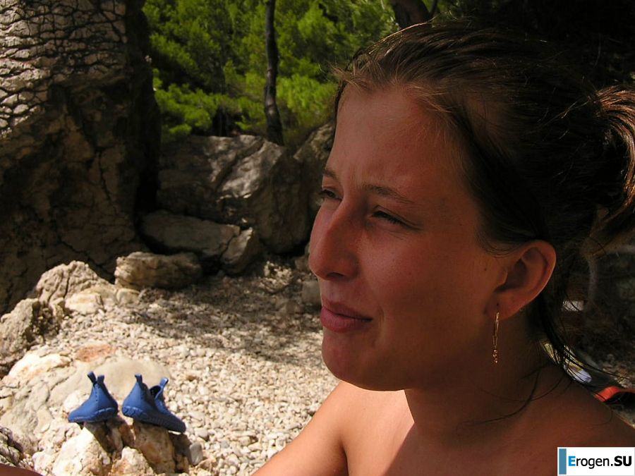 A sports student undressed on the beach and swam naked. Part 2. Photo 31