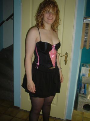 A red-haired student with glasses spread her legs in lace stockings and showed a pussy. Thumb 33