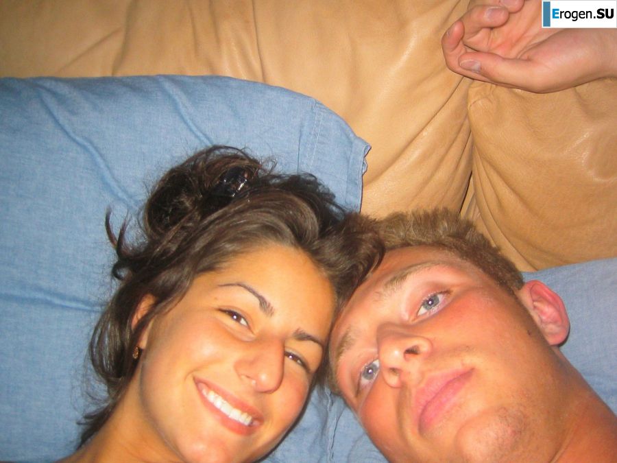 Oriental babe is having fun with her boyfriend naked. Photo 25