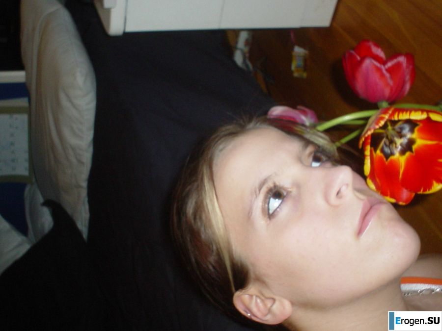 A young student with tattoos was found sleeping after a party. Photo 21