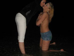 Blonde and brunette kiss and show boobs to each other. Thumb 16