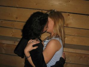 Blonde and brunette kiss and show boobs to each other. Thumb 33