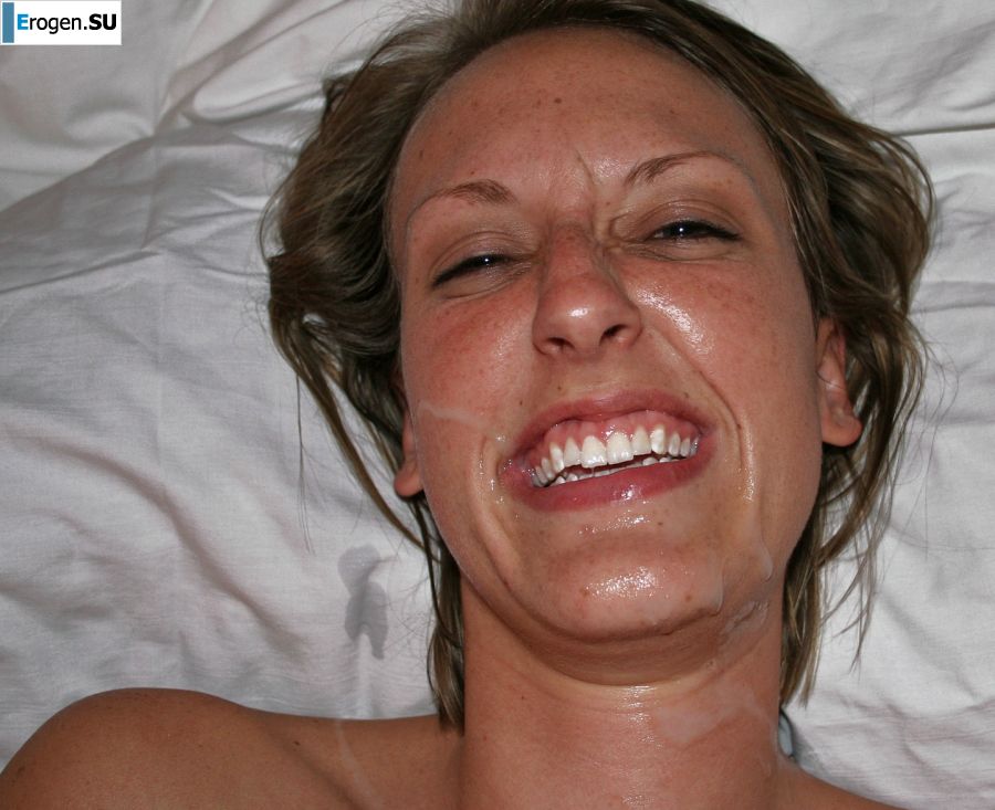 The young wife undressed and showed her fluffy and small tits. Photo 24