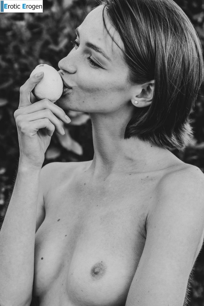 Amy Moloko in Pink Feathers. Фото 40