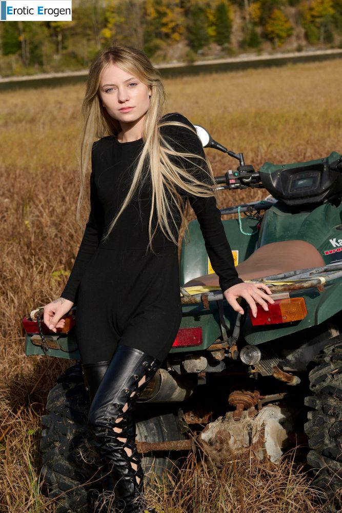 Molli in Wheels &amp; Heels. Фото 14