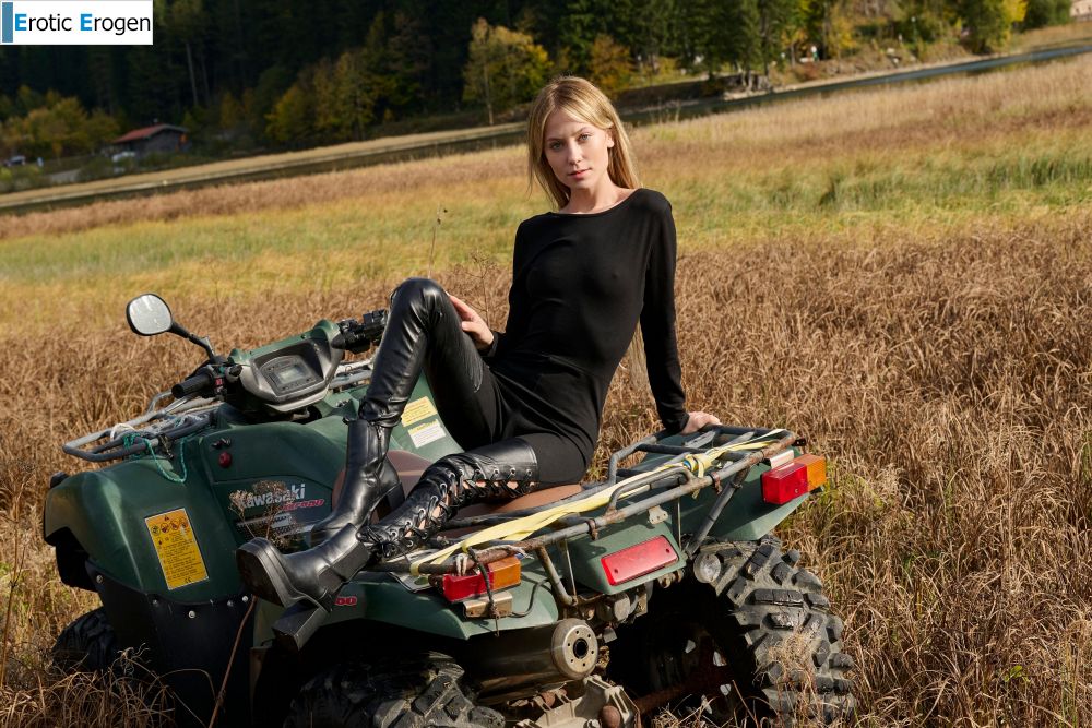 Molli in Wheels &amp; Heels. Фото 4