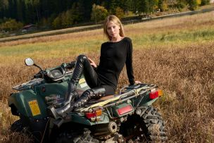 Molli in Wheels &amp; Heels. Эскиз 4