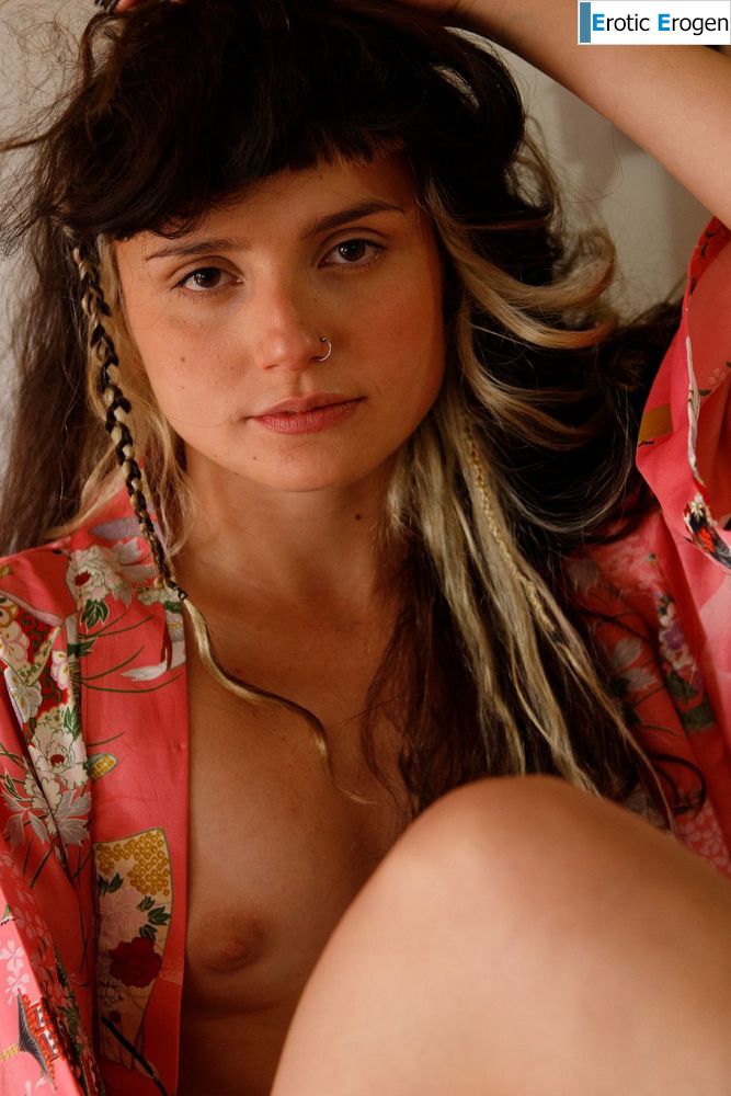 Stacy Vargas in The Spanish Jellyfish. Picture 17