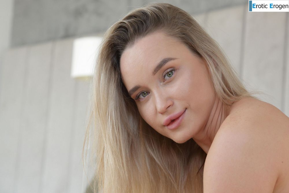 Olivia Myers in Sexy. Picture 53