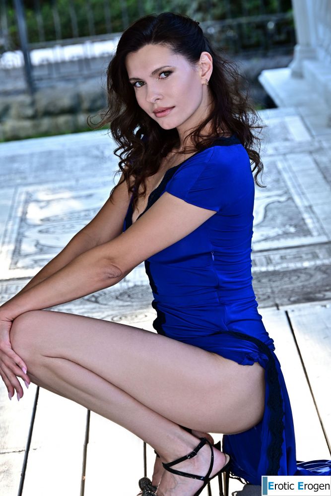 Suzanna A in Pillars. Picture 8