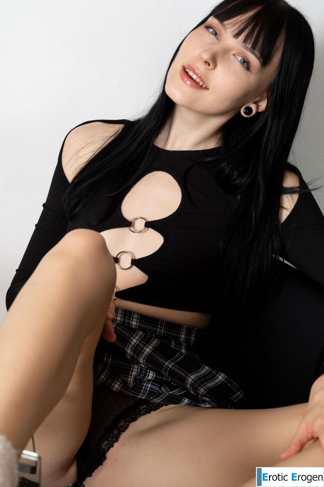 Amelia Riven in Ready For Anything. Фото 2