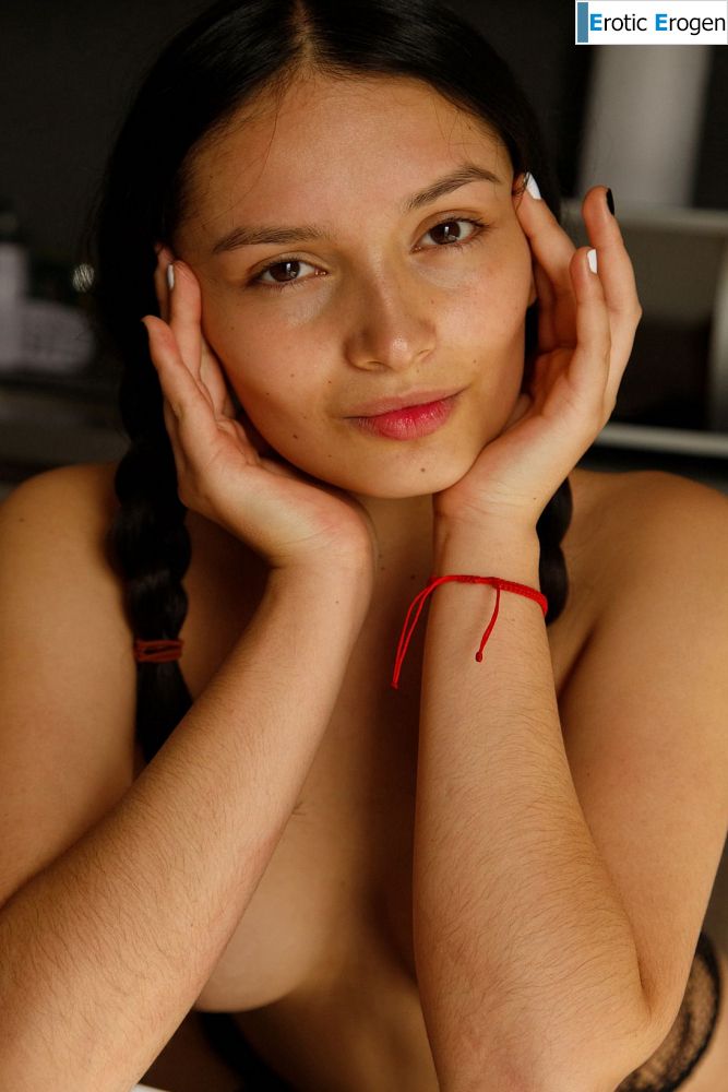 Luisa Medrano in Where Am I At. Фото 15